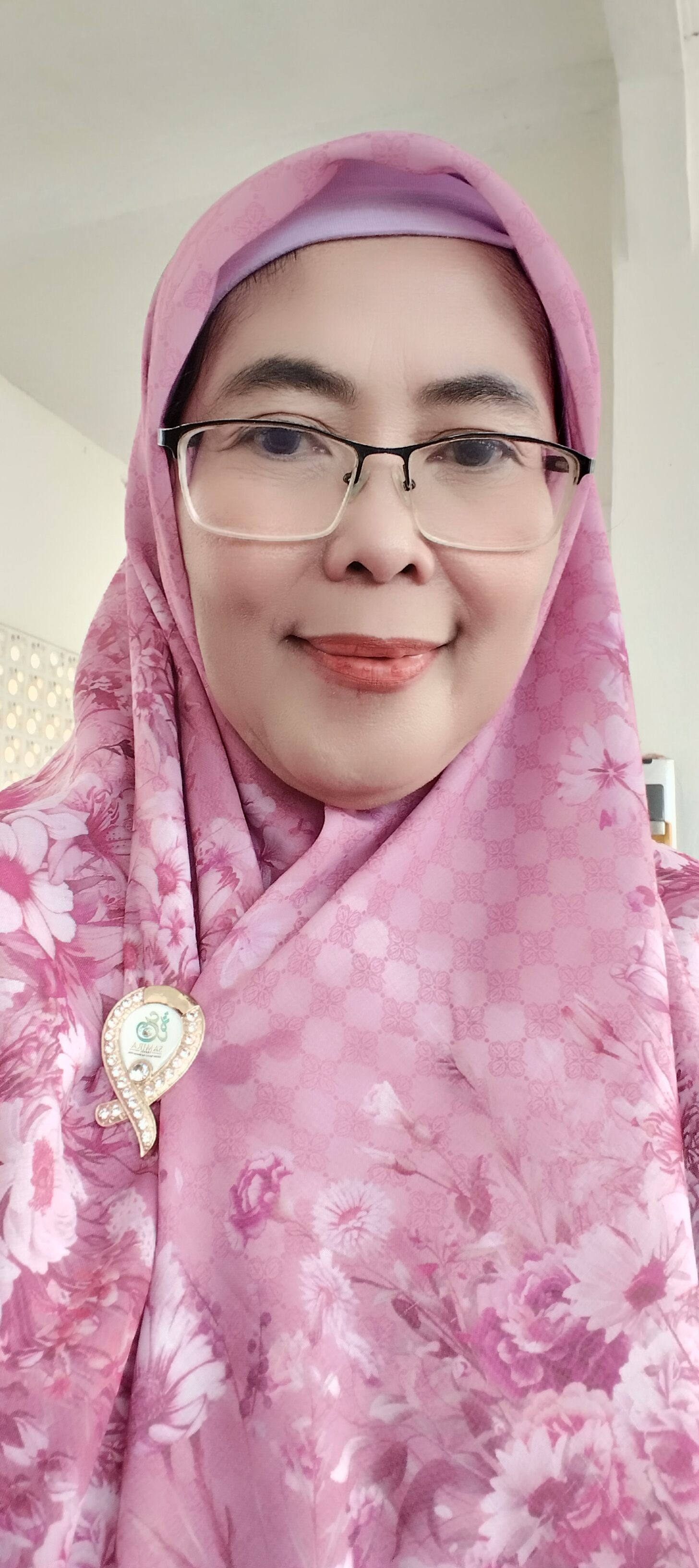 Hj. Enung Nur'aeni